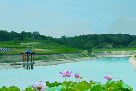 人工湖